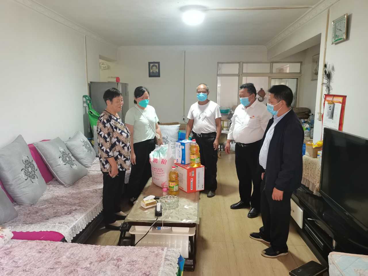 金南街道金山村走访慰问困难群众